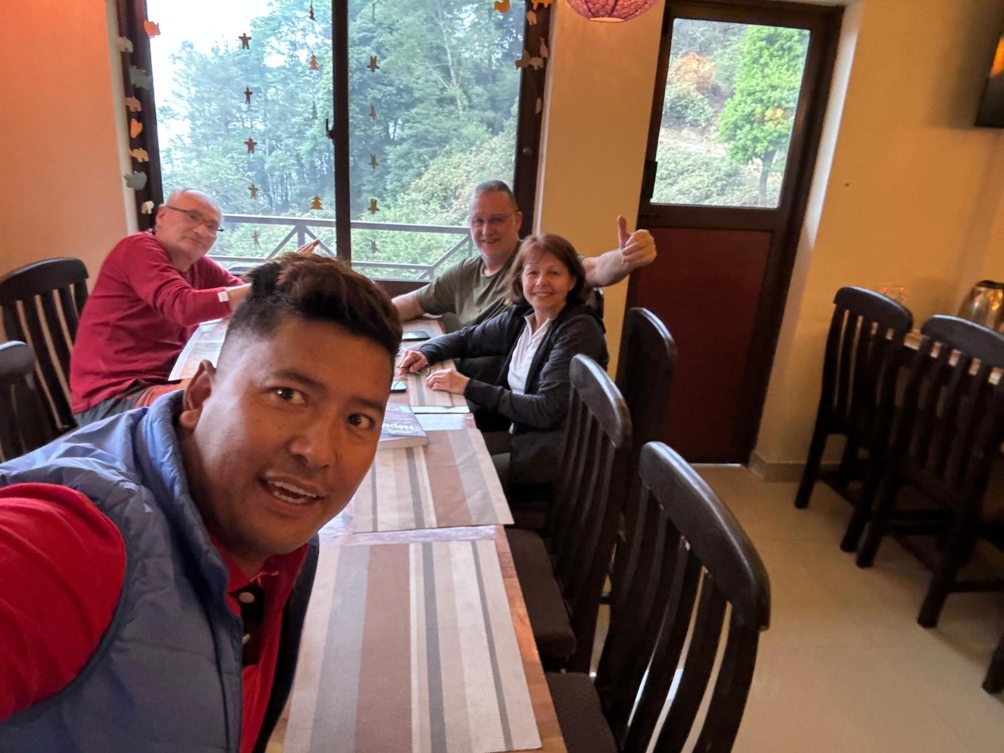 Hotel Sakura Durbar Nagarkot Buitenkant foto